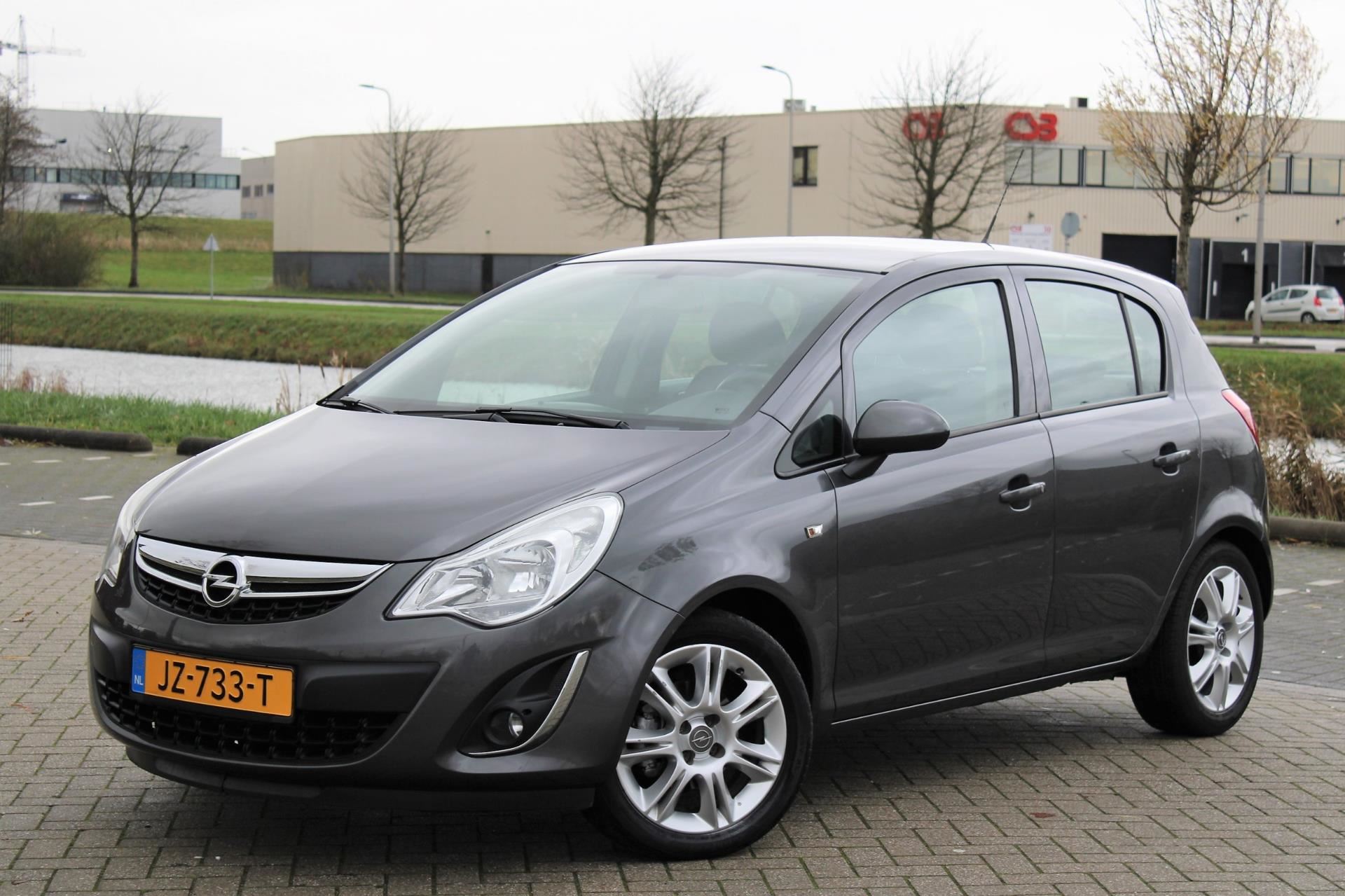 Opel Corsa occasion - A tot Z Auto's B.V.
