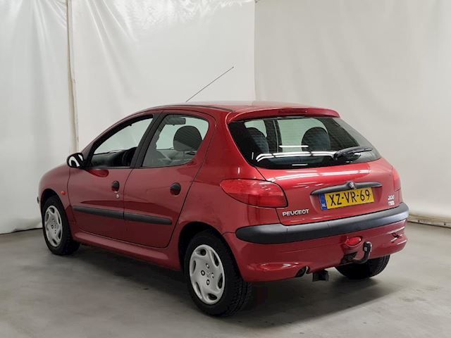 Peugeot 206 1.4 Gentry automaat airco 147000 km NAP