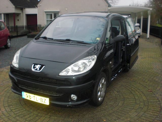 Peugeot 1007 1.4 GENTRY 121725 KM BJ 2006 AIRCO+EXTRA`S