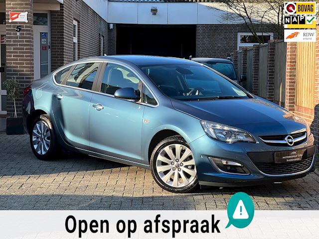 Opel Astra 1.4 Turbo Cosmo 2014 Sedan NAVI CLIMA NAP 1e Eig!