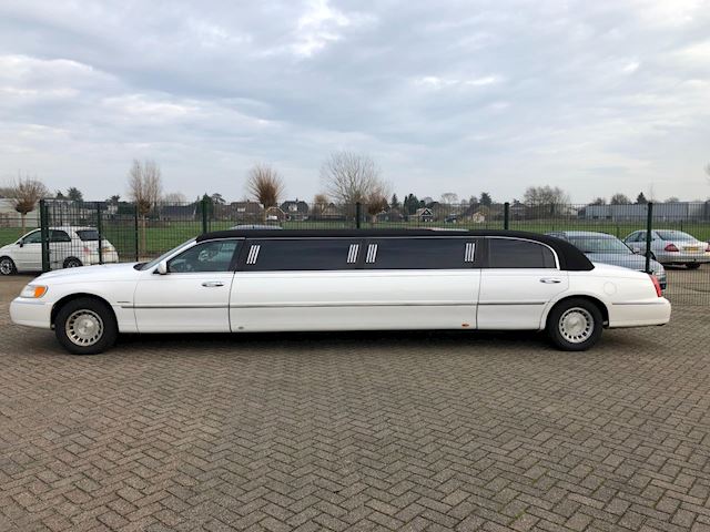 Lincoln Town Car 4.6 Signature limo / apk 15-03-2023
