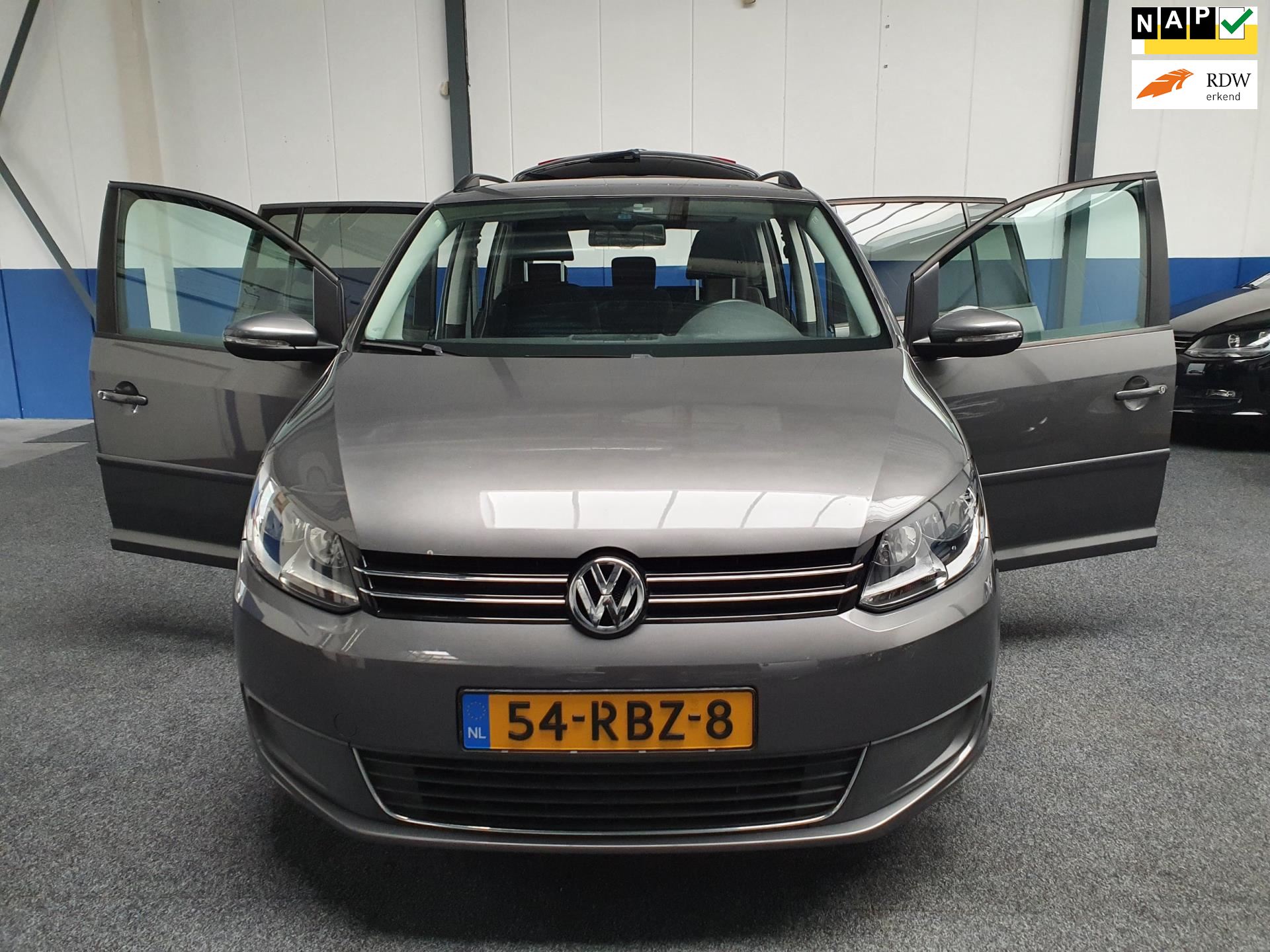 Volkswagen Touran occasion - Euro Cars & Campers
