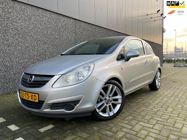 Opel Corsa 1.4-16V Enjoy / Dealer onderh / Nieuwe APK en beurt /
