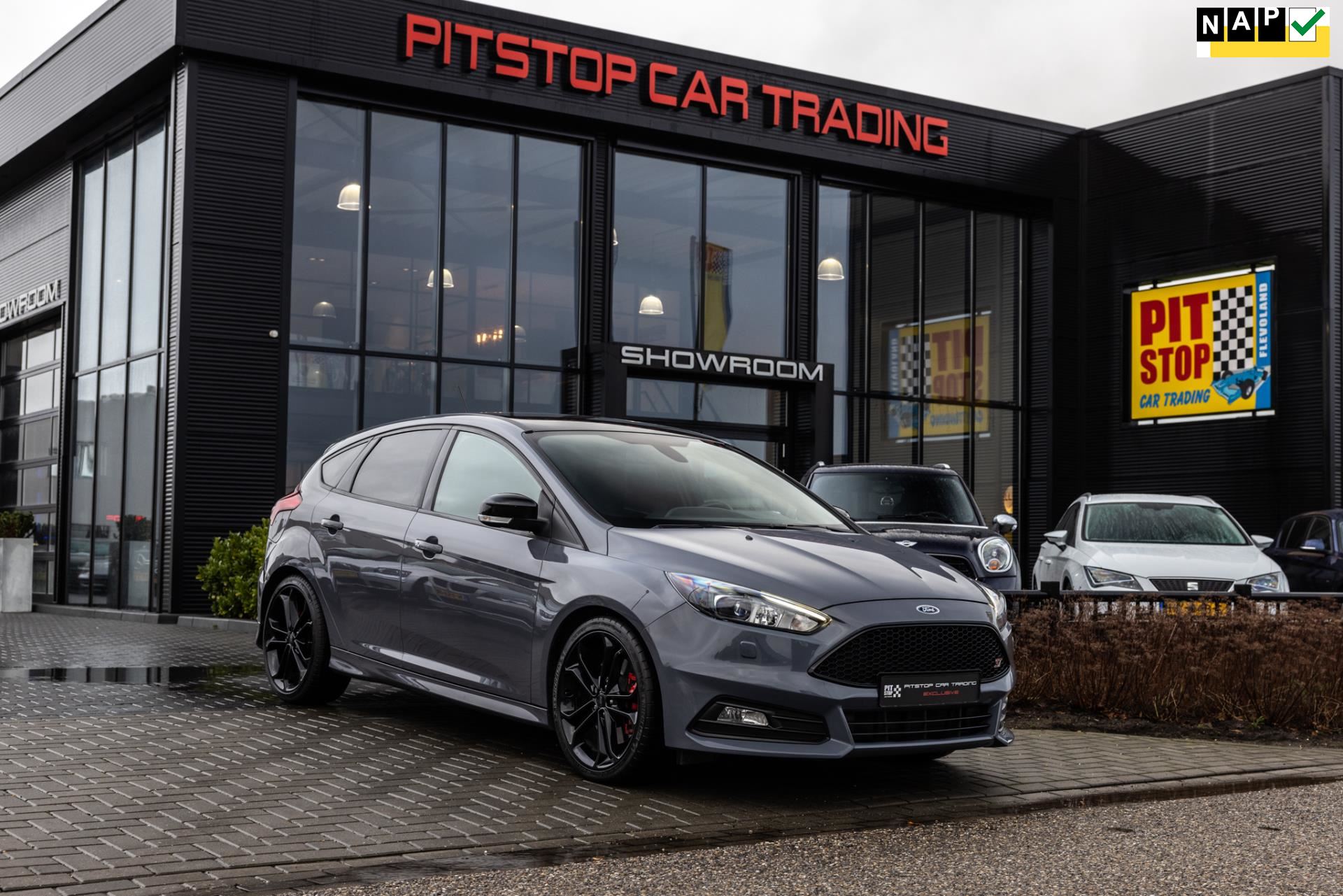 Ford FOCUS occasion - Pitstop Car Trading B.V.