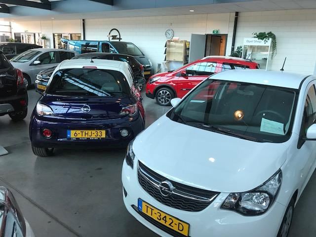 Opel Corsa 1.2-16V Cosmo AUTOMAAT