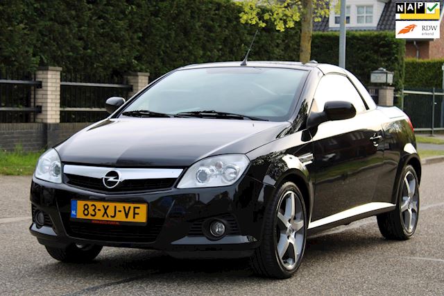 Opel Tigra TwinTop 1.4-16V Temptation | AIRCO | LEDER | STOELVERWARMING | NAP | NETTE GOED ONDERHOUDEN AUTO |