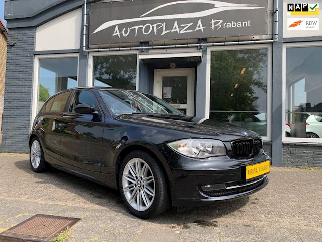 BMW 1-serie 116i Executive/ CLIMA/ STOELVERW/ PDC/  AUX/ 17 INCH/ 5 DRS