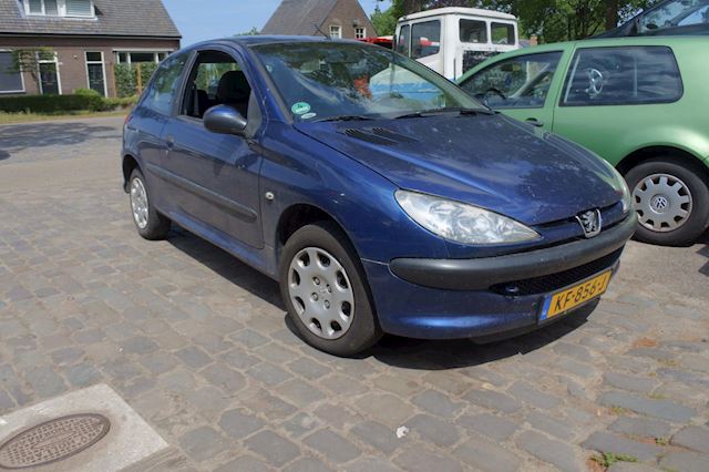 Peugeot 206 1.4 One-line nw apk 19-5-2023 airco 