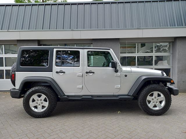 Jeep Wrangler Unlimited 3.8 V6 AUTOMAAT
