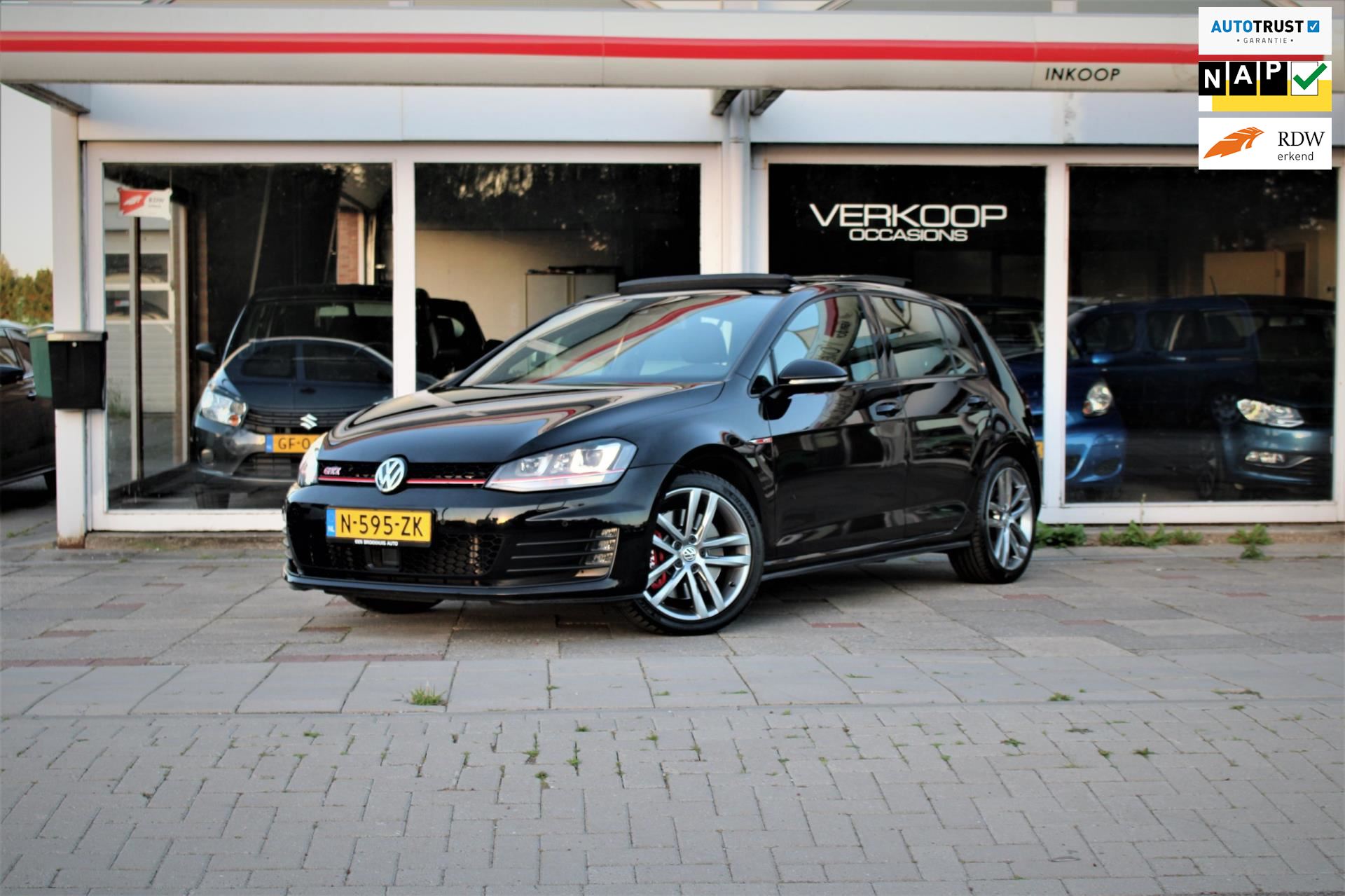 Volkswagen Golf occasion - Black Cars