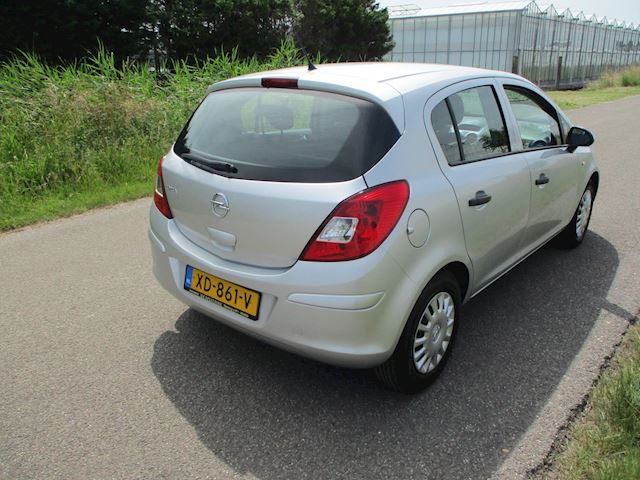 Opel Corsa 1.2-16V Edition 5 Drs Automaat