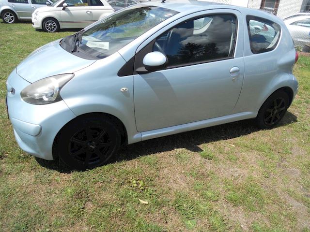 Toyota Aygo 1.0-12V 