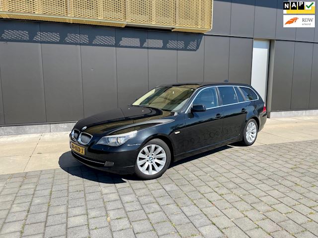 BMW 5-serie Touring 520i Business Line Edition I / Face lift / Navi / Cruise / Airco 