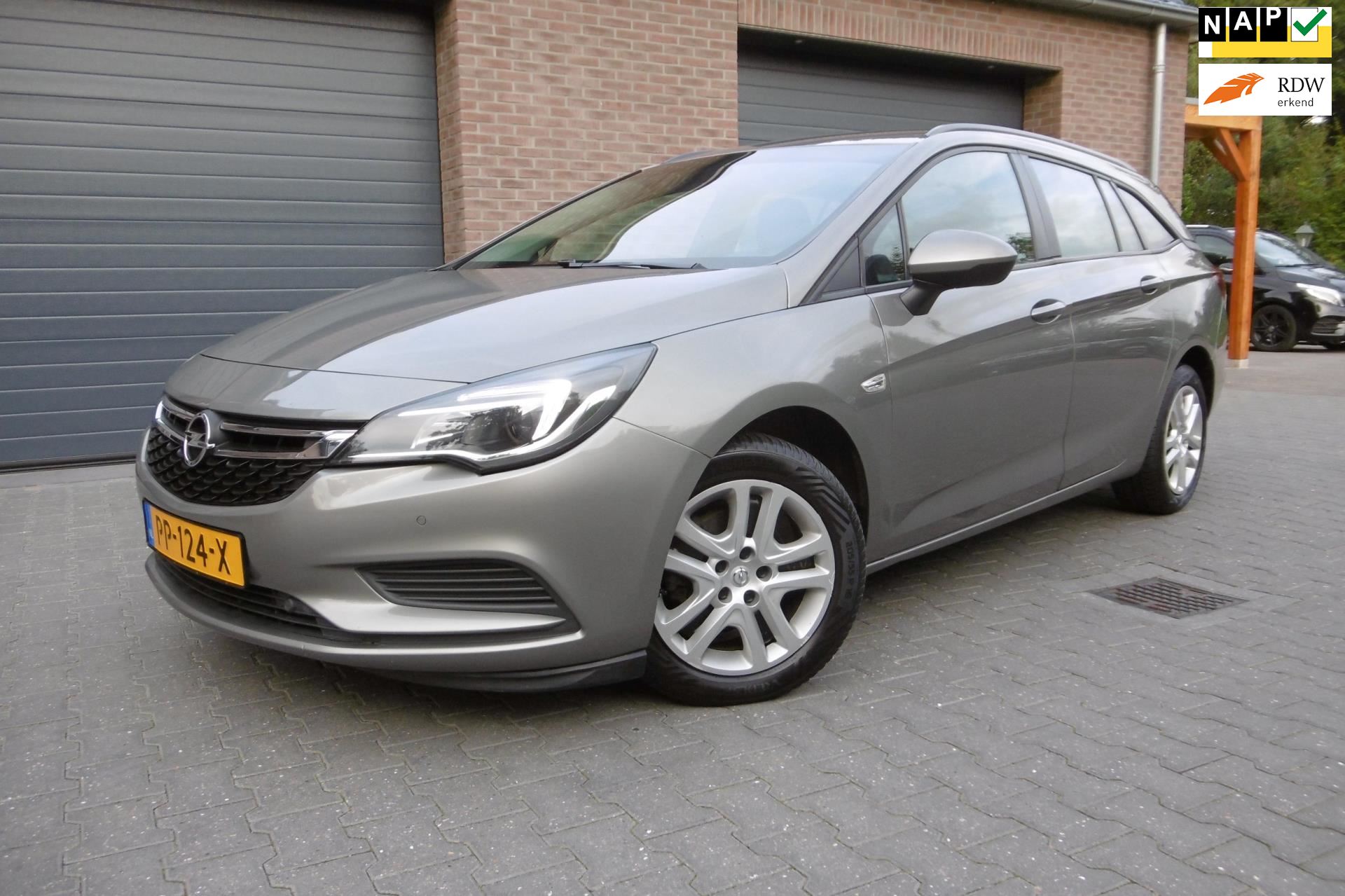 Opel Astra Sports Tourer occasion - P de Jong Autos