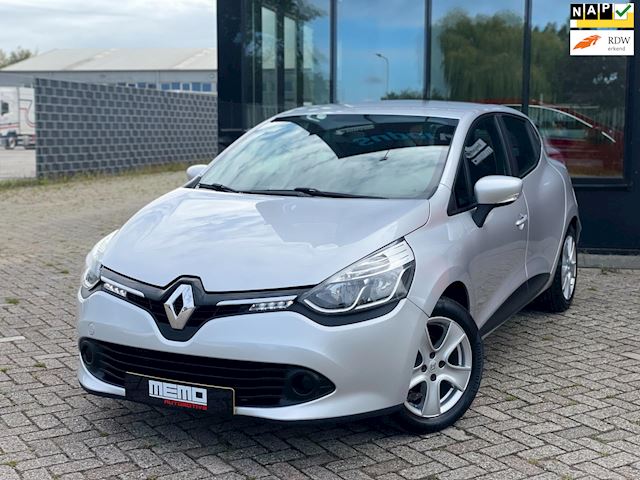 Renault 1.2 Expression*AUTOMAAT*Uniek lage KM*NAVI*NAP* - 2016 - Benzine -