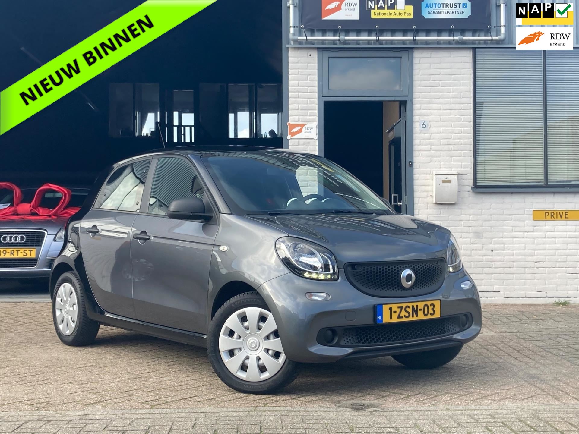 Smart ForFour 1.0 AC COOL :: Citadino :: Stand Domingues