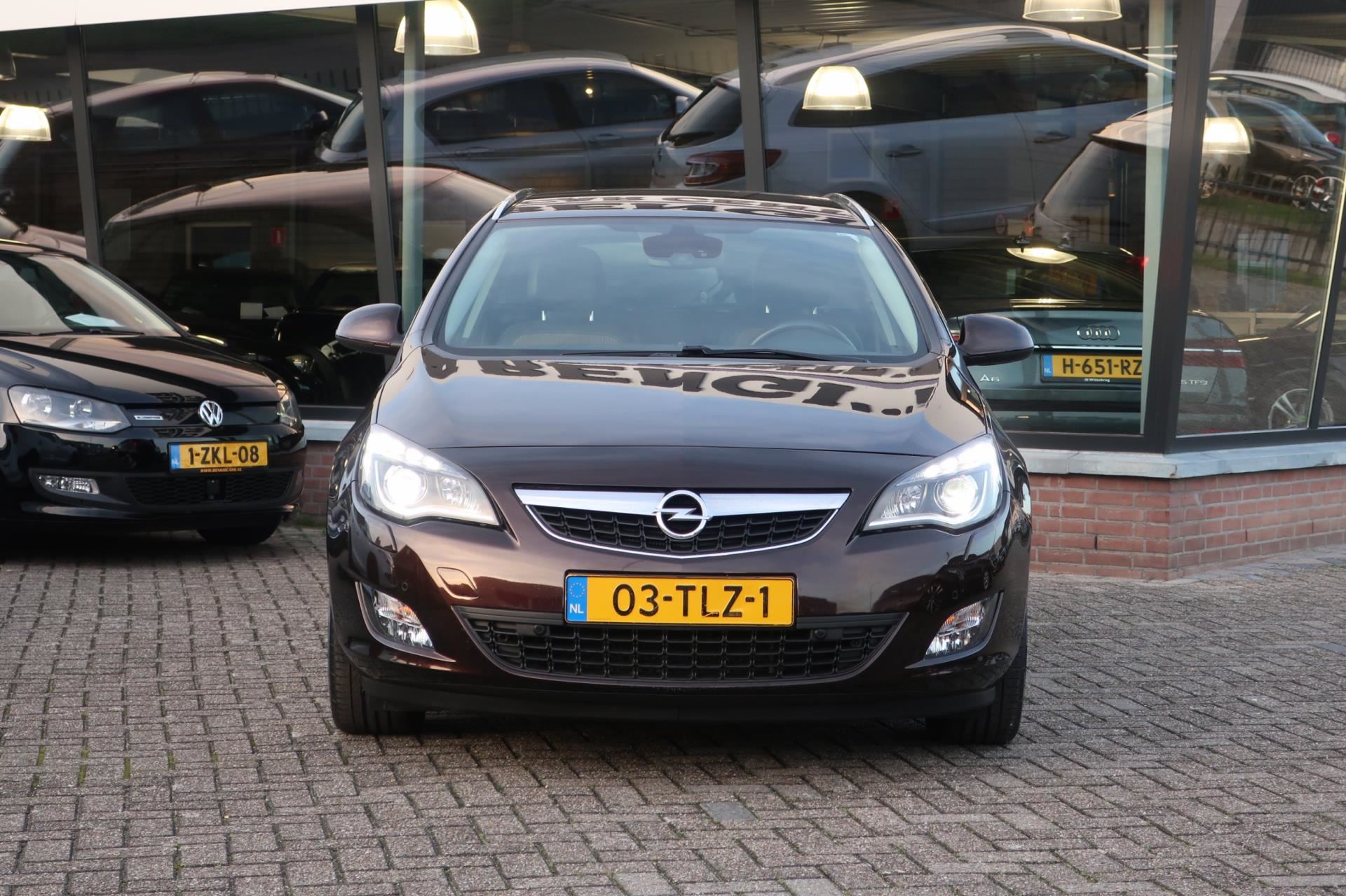 Opel Astra Sports Tourer occasion - Bengi's CarCentre