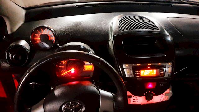 Toyota Aygo 59.000km/Airco/Bluetooth/ElekPakt/Nw APK/Garantie