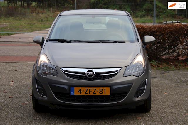 Opel Corsa occasion - Automobielbedrijf M. van Esch