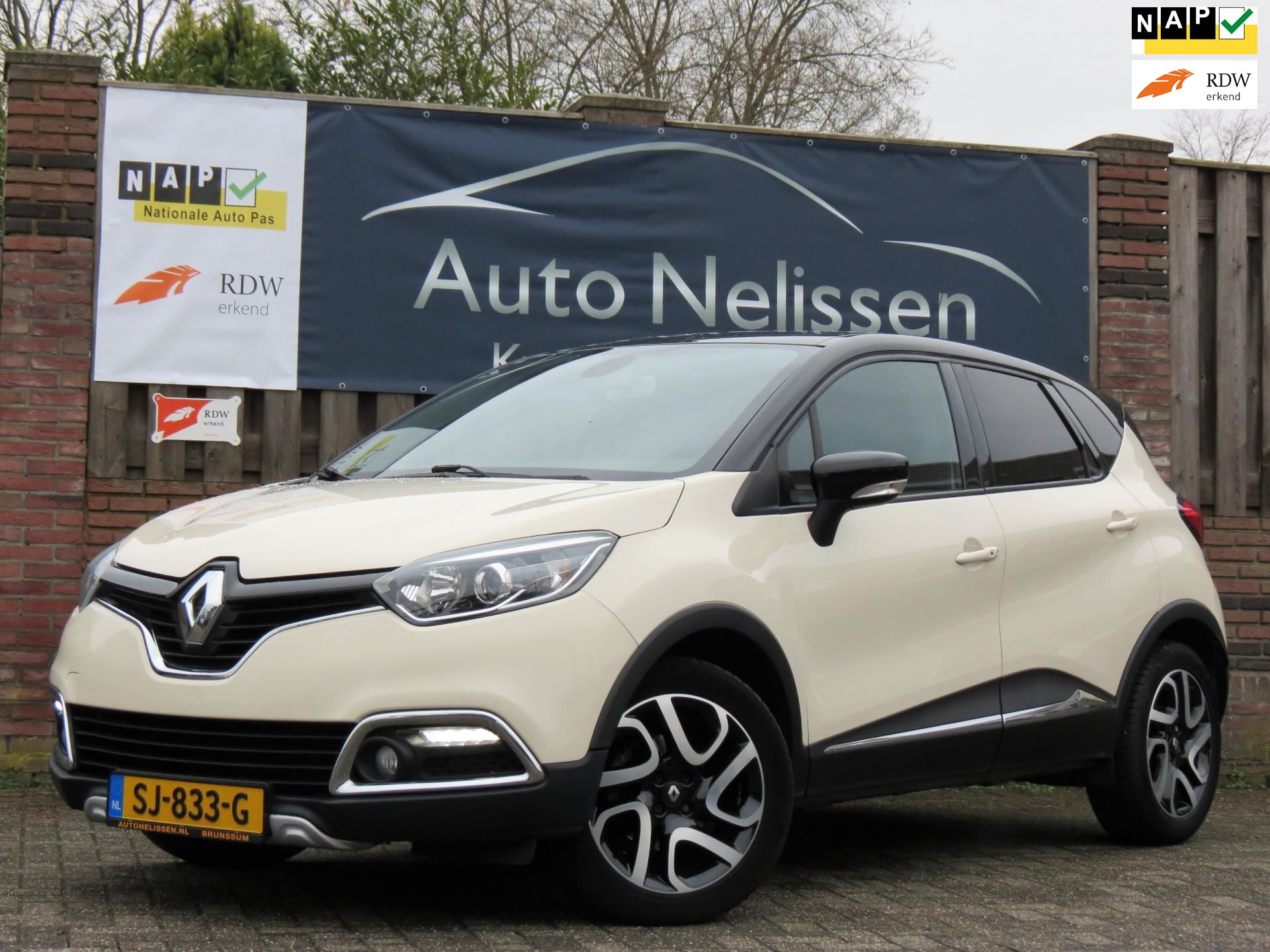 abstract beneden maandelijks Renault Captur - 1.2 TCe Helly Hansen ! VERKOCHT ! Benzine uit 2014 -  www.autonelissen.nl