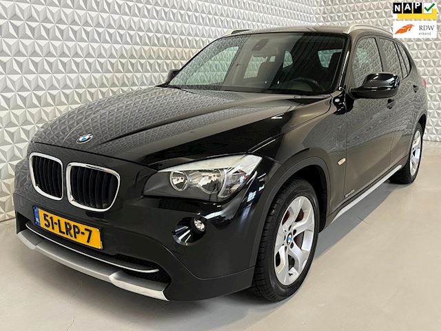 BMW X1 SDrive18i Executive Navigatie Parkeersensoren