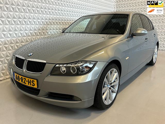 BMW 3-serie 318i Dynamic Executive Cruise control + Airconditioning