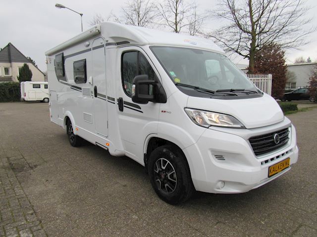 Carado V339  Queensbed extra's 2x Airco 9 speed Automaat 2021
