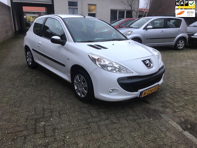 Peugeot 206 + GERESERVEERD