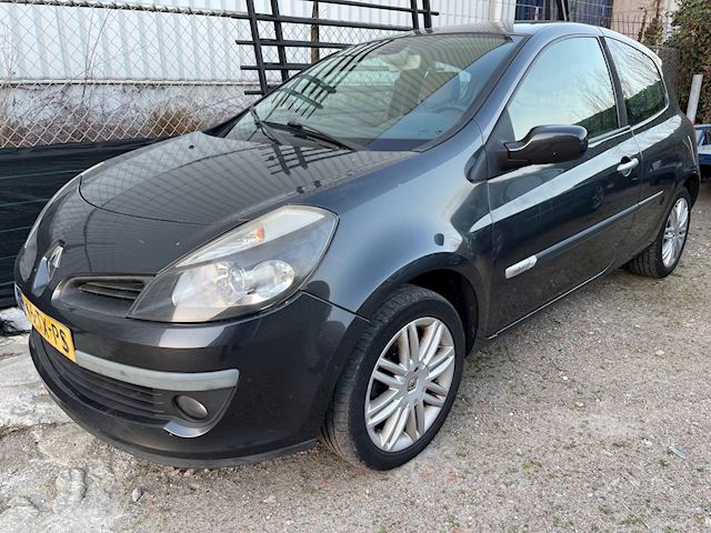 Renault Clio 2.0-16V Initiale occasion - Hulst Automotive