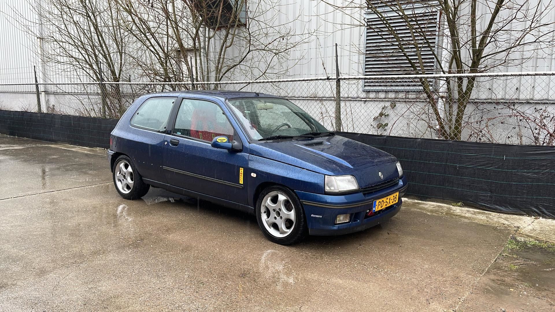 Dicteren voorjaar Republikeinse partij Renault Clio 1.8-16V - | 1991 | Schuifdak | Trackday met rolkooi en slicks  Benzine uit 1991 - www.autohandelhulst.nl