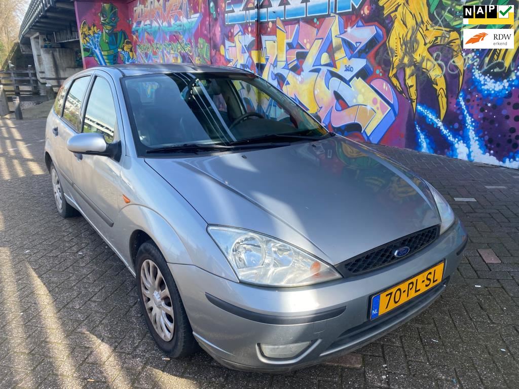 Ford Focus occasion - ML Cars - 's-Hertogenbosch
