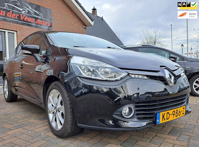 Vertrappen Bij naam financieel Renault Clio - 0.9 TCe Limited. Zeldzame uitvoering! o.a climatecontrol,  trekhaak, navi, parkeersensor bluetooth! Zeer netjes! Benzine uit 2016 -  www.vanderveenautos.nl