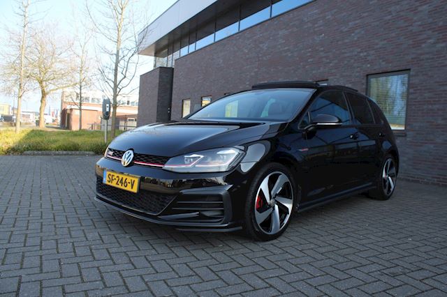 Volkswagen Golf 2.0 TSI GTI DSG ,Facelift, Panodak ,Xenon ,ACC ,Led ,Navi ,LANE ASSIST