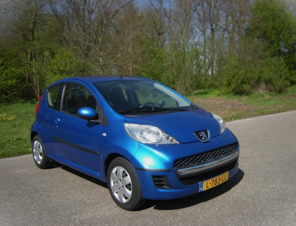 Overgave fee bewonderen Peugeot 107 - 1.0- 12V XS . Airco . Elec ramen . Benzine uit 2010 -  www.zzpautoos.nl