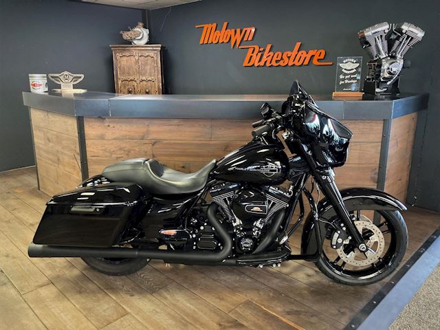 Harley Davidson FLHXS 103Ci Streetglide Special occasion - Motown Bikestore