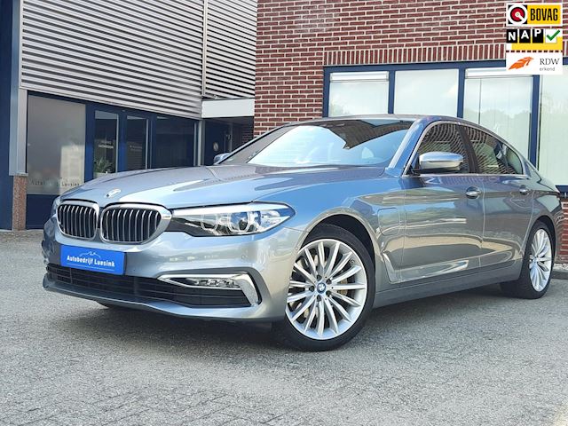 BMW 5-serie 530e iPerformance High Executive Luxury Line Glazen Dak Comfortstoel + geheugen Adaptieve Vering Stuurverwarmer keyles