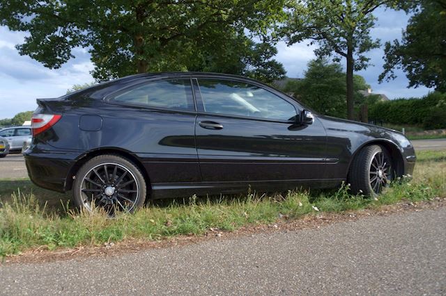 Mercedes-Benz C-klasse Sportcoupé 200 K. nette volle auto apk 14-2-2025