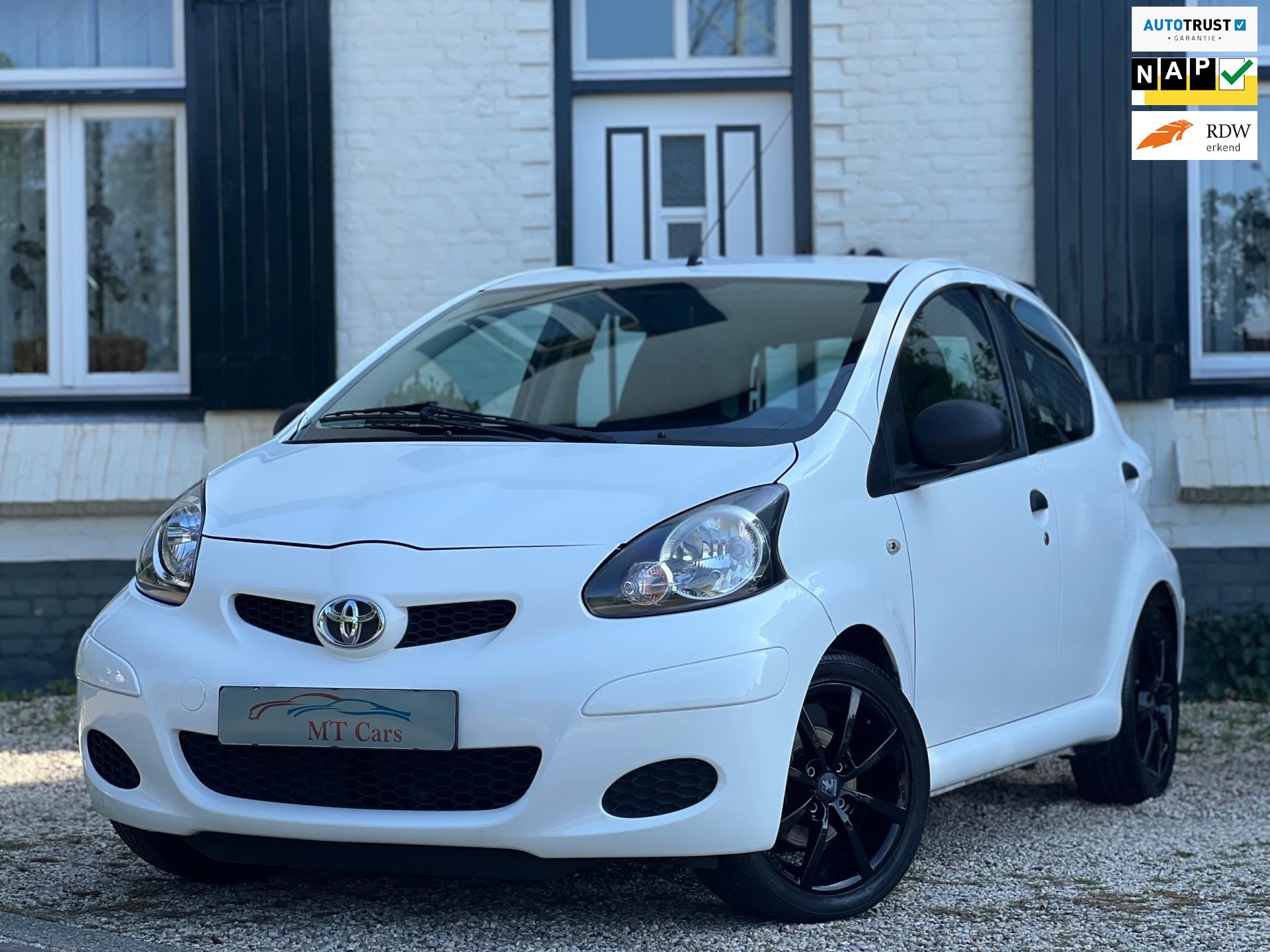 Toyota Aygo occasion - M.T.  Cars & Carcleaningcenter