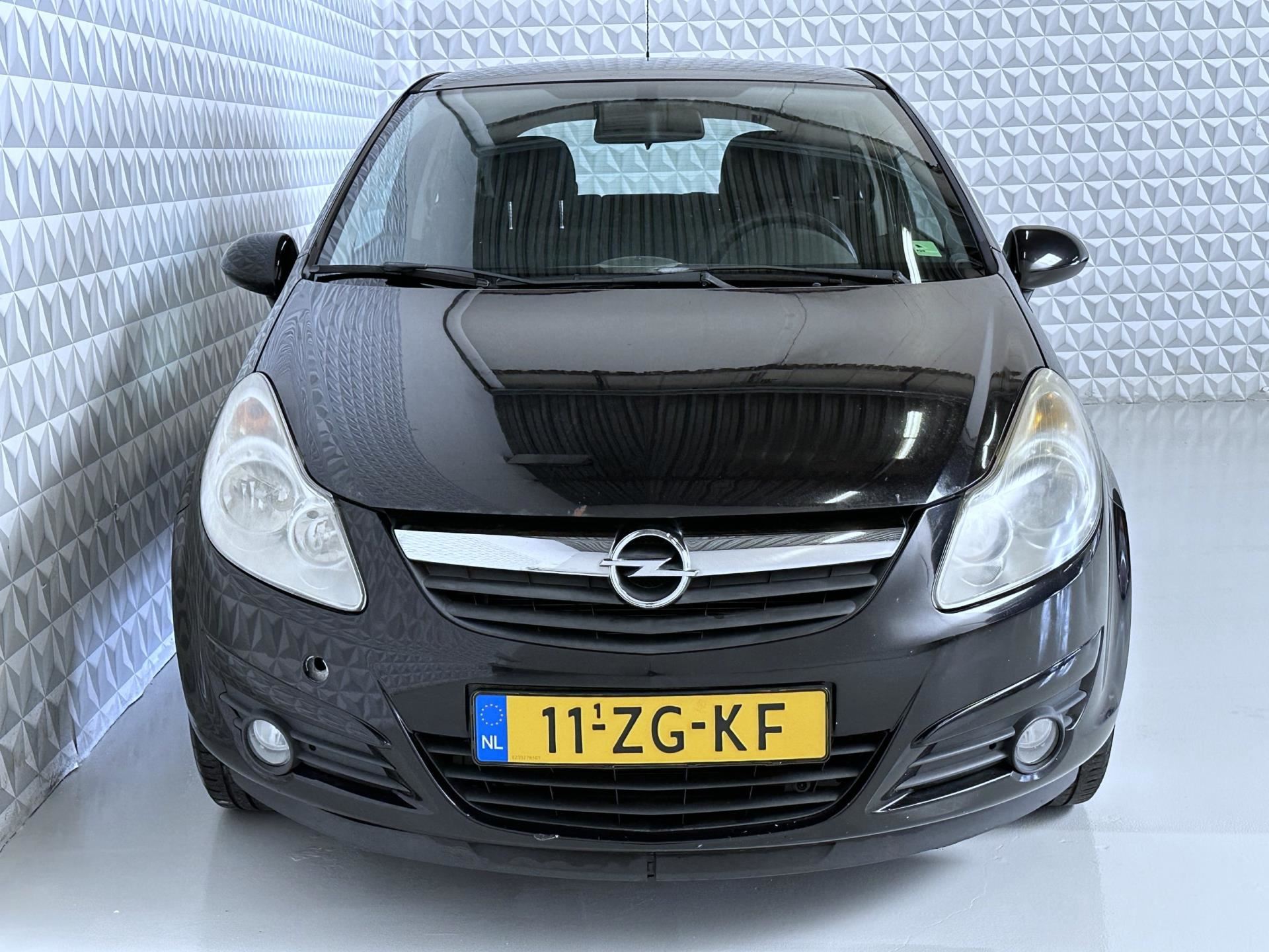Opel Corsa occasion - Autobedrijf Leeuwis B.V.