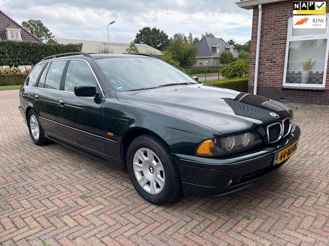 BMW 5-serie Touring 520i Edition| Automaat | 185000KM| climate contr| Navigatie| youngtimer!