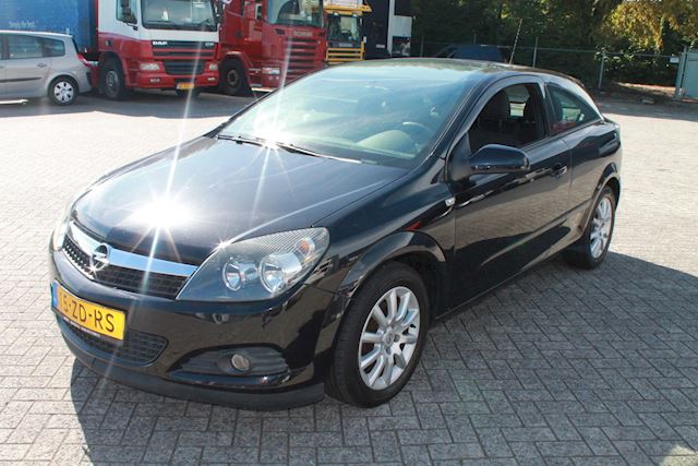 Opel Astra GTC occasion - Handelsmaatschappij WSR BV