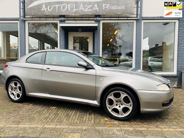 Alfa Romeo GT 2.0 JTS Distinctive/ CRUISE/ CLIMA/ NAVI/ LEER/ 17 INCH/ BOSE