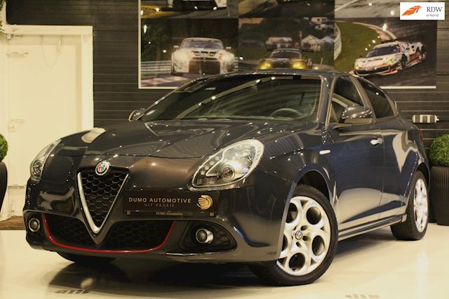Alfa Romeo Giulietta 1.4 Turbo - Facelift - 1e eigenaar - Dealer onderhouden - Stoelverwarming - Navi - PDC - Bluetooth
