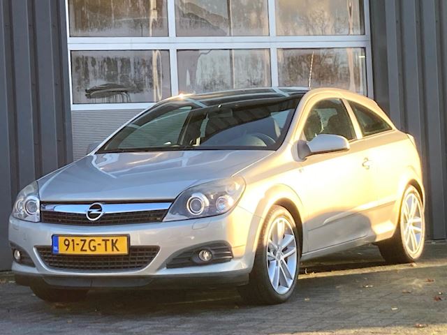 Opel Astra GTC 1.8 Temptation Automaat, Panoramadak, Climate control, Xenon, PDC, NL Auto Apk 12-2024! 