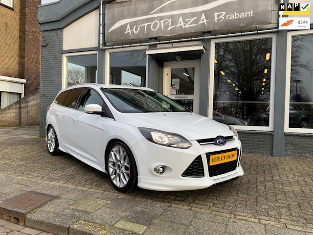 Ford Focus Wagon 1.6 EcoBoost / ST LINE / CLIMAT / XENON / BLEUTOOTH