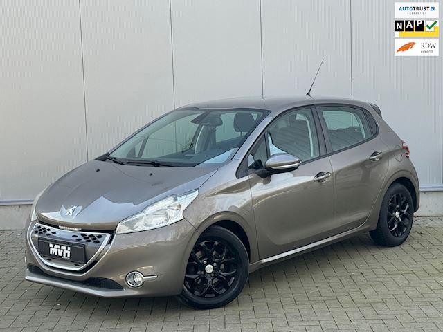 Peugeot 208 1.4 e-HDi Active - Automaat - F1 Flippers - PDC - Climate - Cruise Control - OrigNL - NAP 