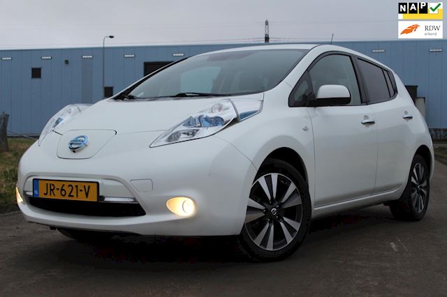 Nissan LEAF Tekna 30 kWh 109 PK | NA SUBSIDIE €4945 | NAVIGATIE | VOL LEDER | ACHTERUITRIJCAMERA | CLIMATE CONTROLE 