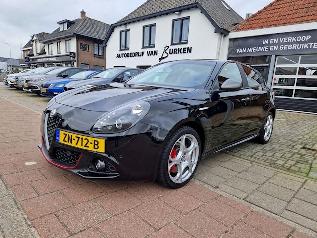 Alfa Romeo Giulietta 1.4 Turbo MultiAir Super automaat,Navigatie,Climate control,Private glas