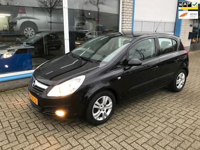 Opel Corsa 1.4-16V Enjoy nieuwstaat