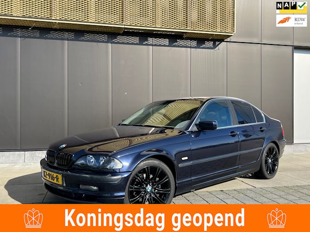 BMW 3-serie 328i Executive Autom./Cruise/Airco/Stoelverw/Multimed.
